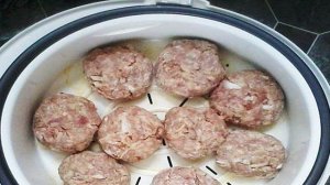 Фрикадельки на пару в мультиварке