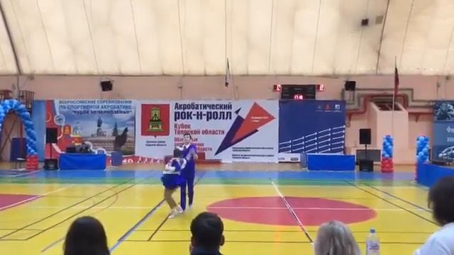 соревнования по акробатическому рок-н-роллу в Твери смотреть онлайн
