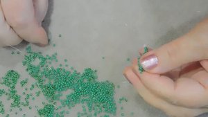Как сделать листик из бисера.Своими руками,