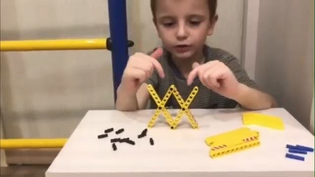 Как сделать робо-клешню из лего?