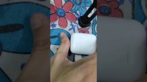 Apple AirPods 2 Unboxing