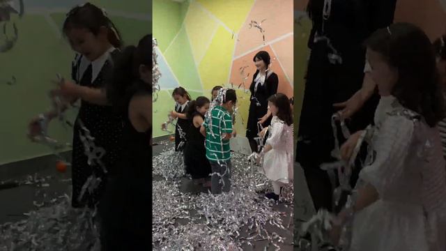 Альдане 6 лет! День рождения в стиле Уенздей Адамс смотреть онлайн