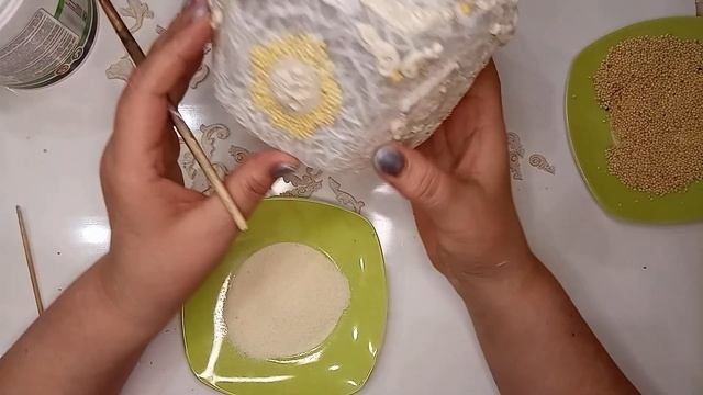 Декупаж пластиковой баночки . Часть 1