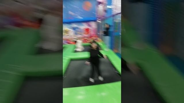 Отдых после трудовой недели смотреть онлайн