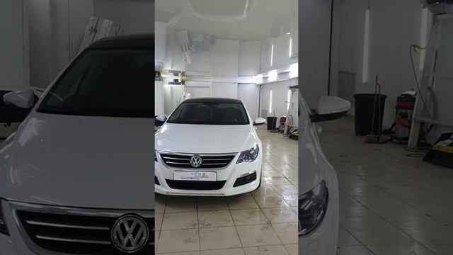 VW Passat - бронирование передних фар пленкой Stek, задние фонари забронировали ПВХ пленкой