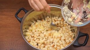 Закуска к Фильму - пальчики оближешь! Сухарики с сыром в домашних условиях