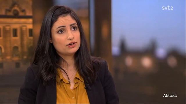 Vänsterpartiets nya partiledare? Nooshi Dadgostar смотреть онлайн