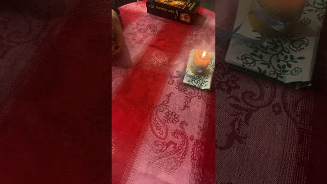 Почему он так себя ведёт ? Таро онлайн смотреть онлайн