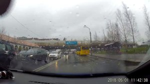 Оао третий парк маршрут 126 в265км178 164265 аварийная ситуация по вине автобуса 01.05.2018