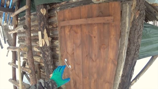 ПОСТРОИЛ ХИЖИНУ В ЛЕСУ. ПОЧИСТИЛ ПЕЧЬ. РУССКИЙ БУШКРАФТ. WINTER SOLO BUSHCRAFT CAMP. смотреть онлайн
