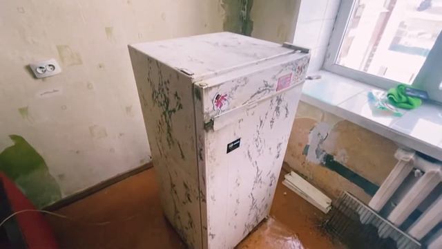 Как отмыть старый, грязный холодильник? смотреть онлайн