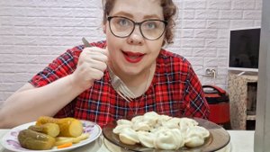 МУКБАНГ ПЕЛЬМЕНИ ГОВЯЖЕКУРИНЫЕ/ОБЗЫВАТЕЛИ ПОЙДУТ ПО СТАТЬЕ!!!