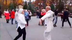 КВIТКА ЧАРIВНА ХАРЬКОВ ТАНЦЫ В ПАРКЕ УКРАИНА #dance #kharkiv