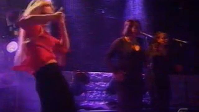 Geri Halliwell-Lift Me Up Live At CBC смотреть онлайн