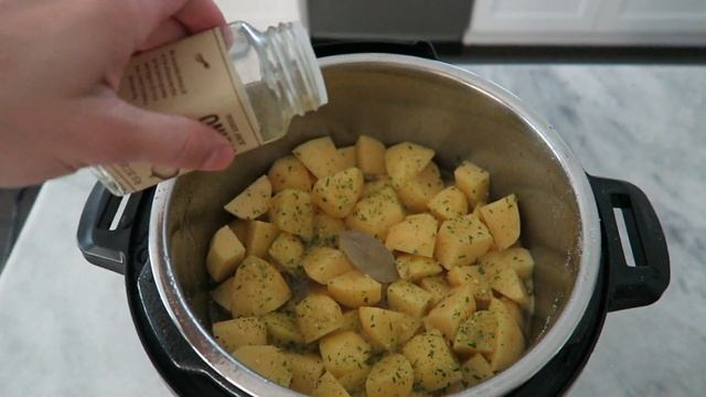 Braised Potatoes and Chicken смотреть онлайн