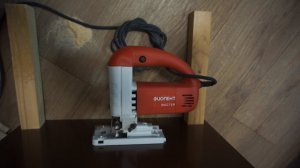 Как ровно распиливать электролюбзиком.