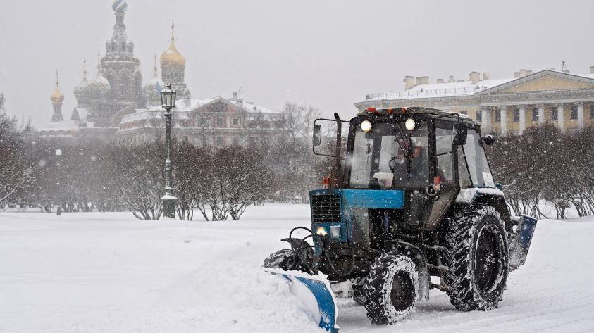 Такого снегопада не было давно: Петербург приходит в себя после метели