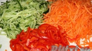 Салат из фунчозы с овощами
