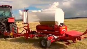 Изготовление сенажа с помощью прес подборщика и обмотчика рулонов производства Metal Fach