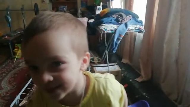 Муж подарил букет роз, рассада не хочет расти ?, сшила косметичку ?, скоро переезжаем ? смотреть онлайн