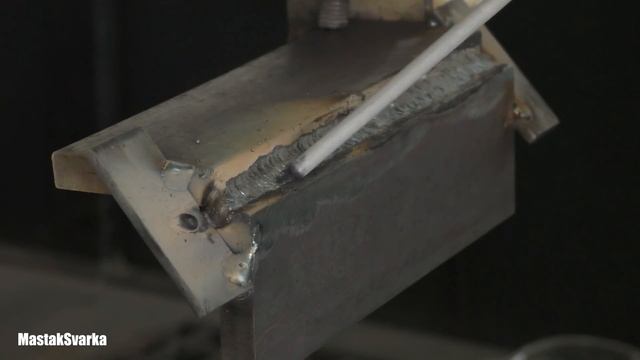 Как сваривать наружный угол горизонтально