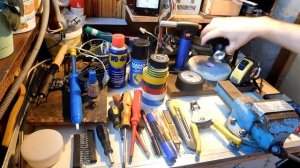 Какие инструменты нужны начинающему электрику?