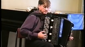 Играет Юрий Вострелов