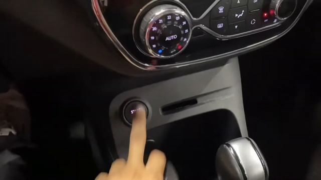 RENAULT CAPTUR 2018 INTENSE 1.6 CVT смотреть онлайн