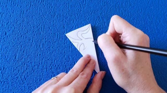 Как вырезать красивую Новогоднюю снежинку из бумаги. Красивые снежинки. #Snowflakes #Снежинки