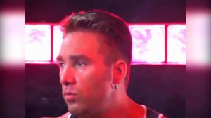 Billy Herrington drinking in the bar (Tanssiorkesteri Lossimies - Tulta Pelkkaa)