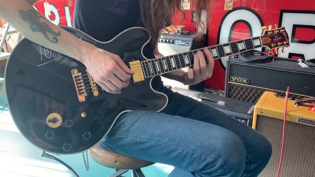 1997 Gibson Lucille BB King ES-355 смотреть онлайн