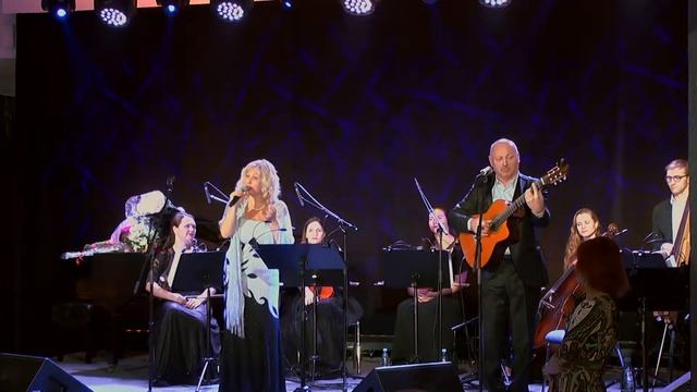 "По листьям и цветам". Исп. Елена Травицкая смотреть онлайн