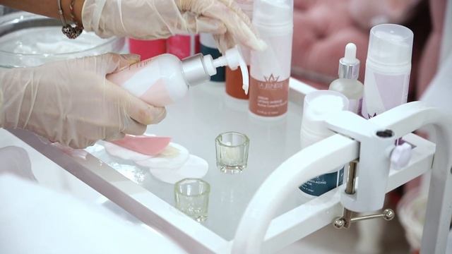 Процедура Выходного дня с Моделирующей маской от компании LA JEUNESSE смотреть онлайн