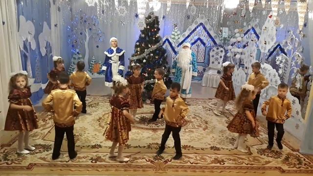 Новогодний флешмоб от детского сада "Лужок" смотреть онлайн