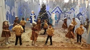 Новогодний флешмоб от детского сада "Лужок"