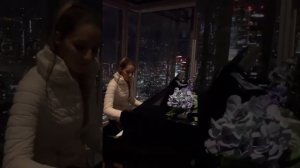 Piano play on the shard of London! Great!