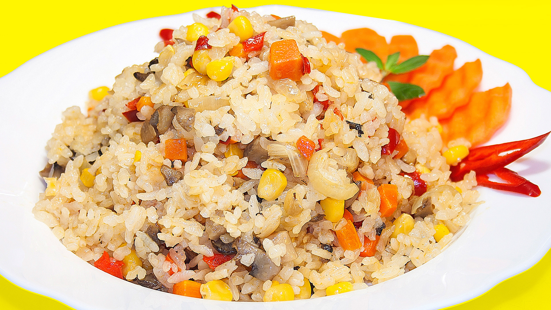 Рецепт рассыпчатого риса с морковью. Рис с овощами. Рис гарнир. Рис с кукурузой и перцем. Рассыпчатый рис с овощами.