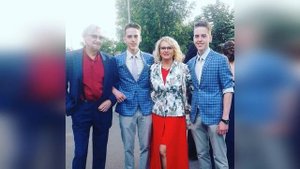 Денис Матросов. Почему дети актера оказались в детдоме. Развод с молодой женой-поклонницей