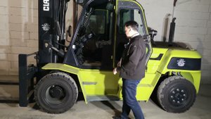 Автопогрузчик вилочный CLARK C80D дизельный погрузчик 8 – 10 тонн. Делаем правильный выбор.