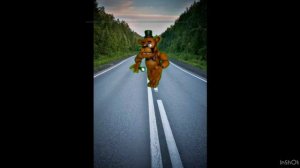 Мишка Фреди танцует в разных местах