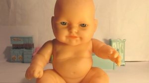 Игра в дочки матери.Пупсик какает на горшок. Развивающее видео./Toys for girl