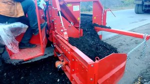 Хидрог. Машина для отсыпки дорожных обочин HYDROG DG 1500/ Machine for pouring roadsides