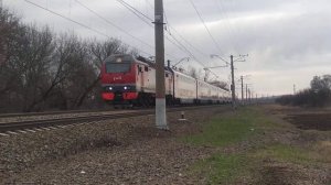 ЭП2К-151 с двухэтажным поездом 030У Белгород-Санкт Петербург