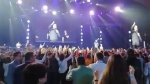 Андреас Бессони. Люди падают от силы Божьей