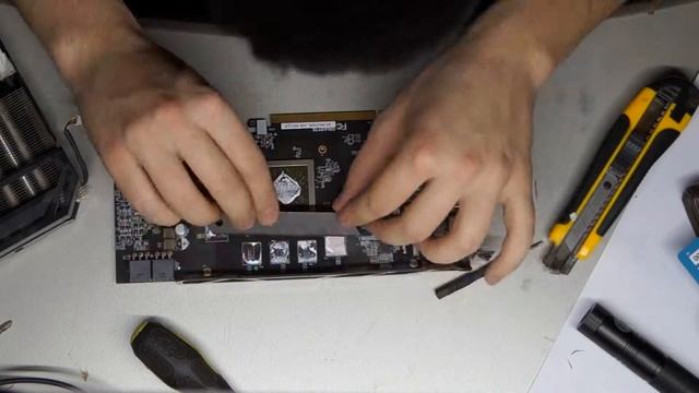 Замена термопасты на AMD Radeon R9 270X смотреть онлайн