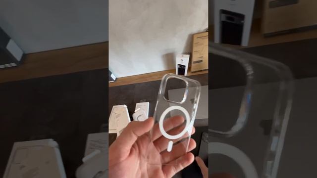 Чехол MagSafe для iPhone 14 Pro, прозрачный c анимацией смотреть онлайн