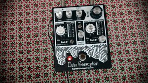 Earthquaker Devices: Data Corrupter | Bass | theoandhispedals
