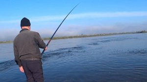 Бешенный клёв сороги на Ангаре Fishing on the Rossi rivers. Ангара. Настрой на плотву-сорогу.Рыбалк