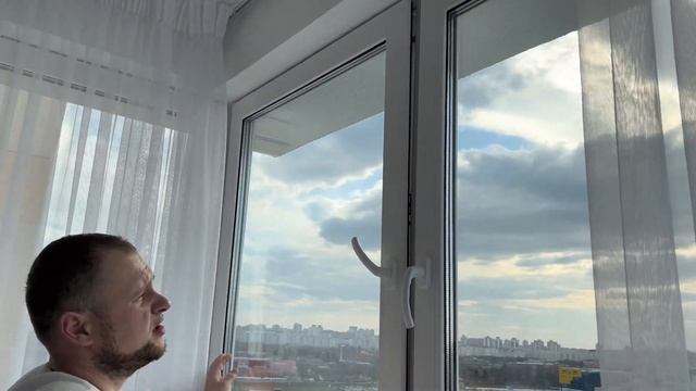 Принцип работы механизма ступенчатного проветривания, дополнительная фурнитура окон пвх