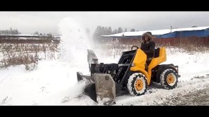 Мини трактор НАНУК с снегоуборщиком, первый выезд